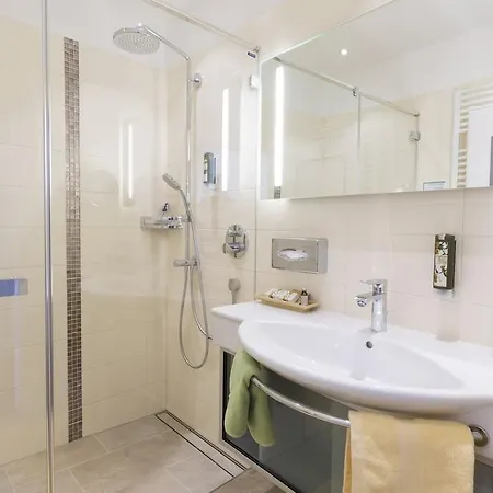 Hotel Barock-landhof Burkhardt 4*